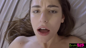 Братец научил худенькую сестру ебаться