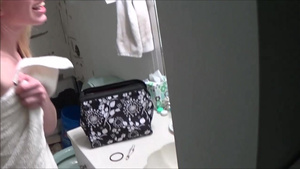 Брат держит сестру за волосы и трахает раком в пизду