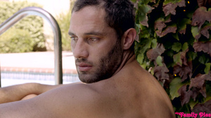 Подкачанный брат трахает киски двух молодых сестер